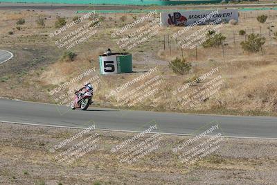 media/Apr-20-2025-AHRMA (Sun) [[393a79c373]]/Race/Group 11 early race/Turn 4b/